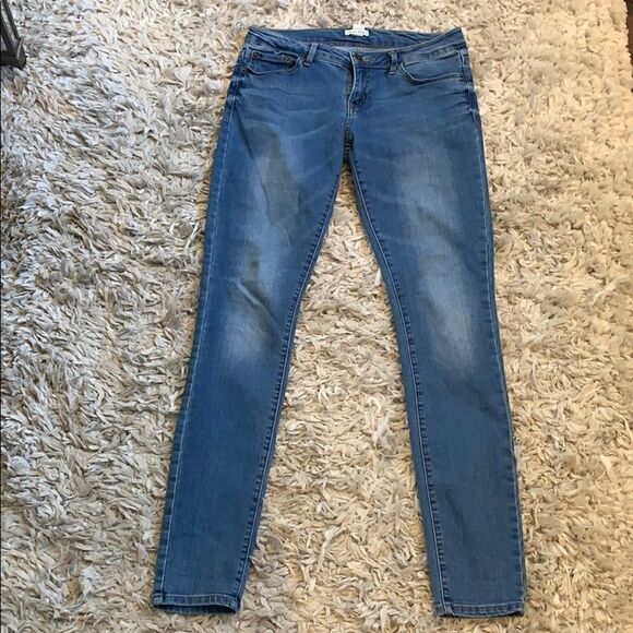 Forever 21 Medium wash stretch skinny Jean size 27 - Picture 2 of 5